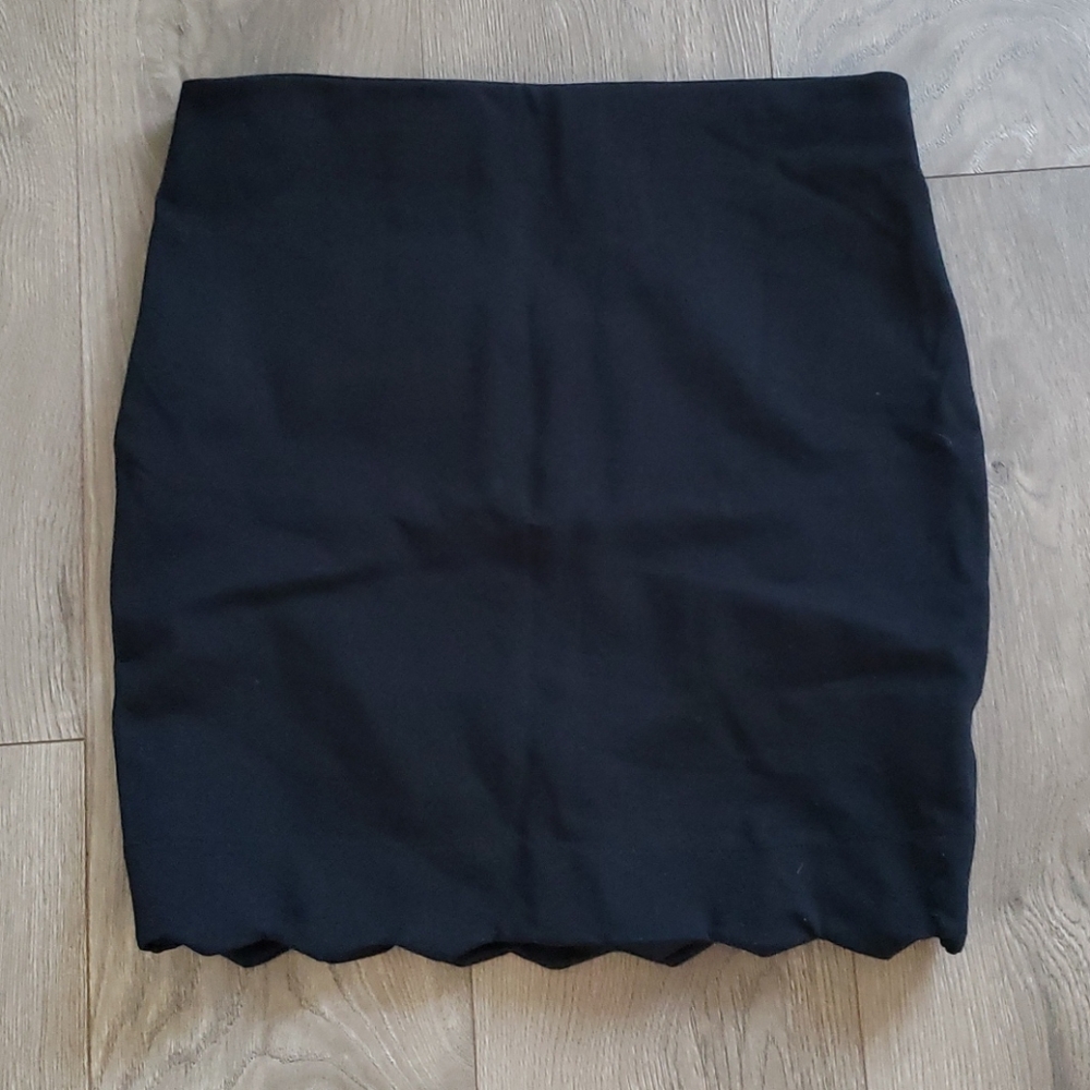 Darling scalloped Edge skirt